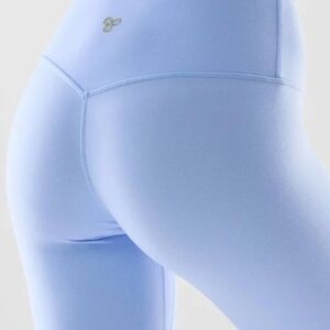 Matching set 2 piece Dayflower blue aritzia leggings and tumbler bra